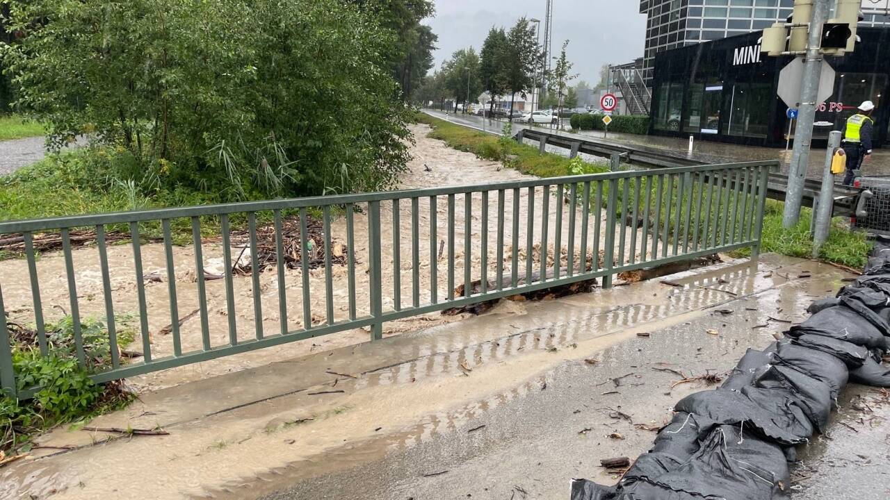 Anhaltende intensive Niederschläge haben in Vorarlberg am Freitag zu Überschwemmungen und Vermurungen gesorgt. Im Bild die Situation am Samstag in Kennelbach.   Anhaltende intensive Niederschläge haben in Vorarlberg am Freitag zu Überschwemmungen und Vermurungen gesorgt. Im Bild die Situation am Samstag in Kennelbach.