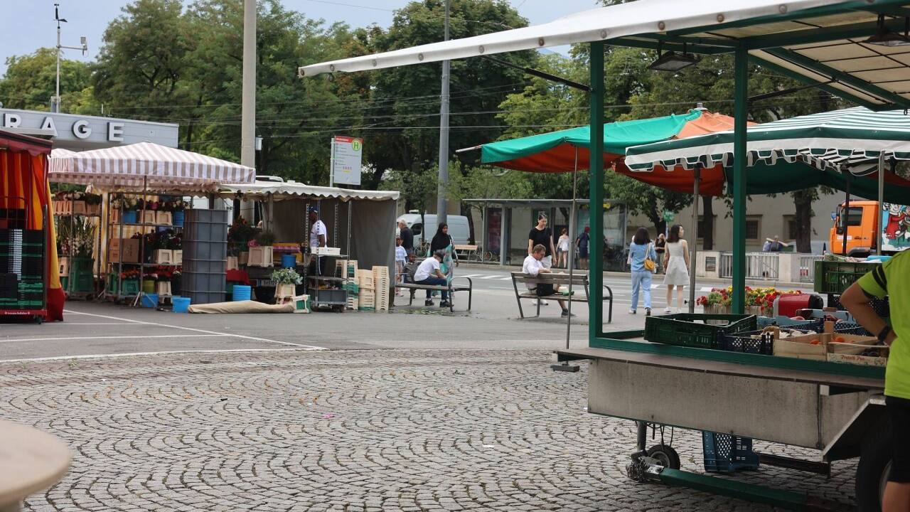 Leerstand auf der Schranne: Das ist neu: lichte Stellen auf Salzburgs beliebtestem Wochenmarkt. Leerstand auf der Schranne: Das ist neu: lichte Stellen auf Salzburgs beliebtestem Wochenmarkt.