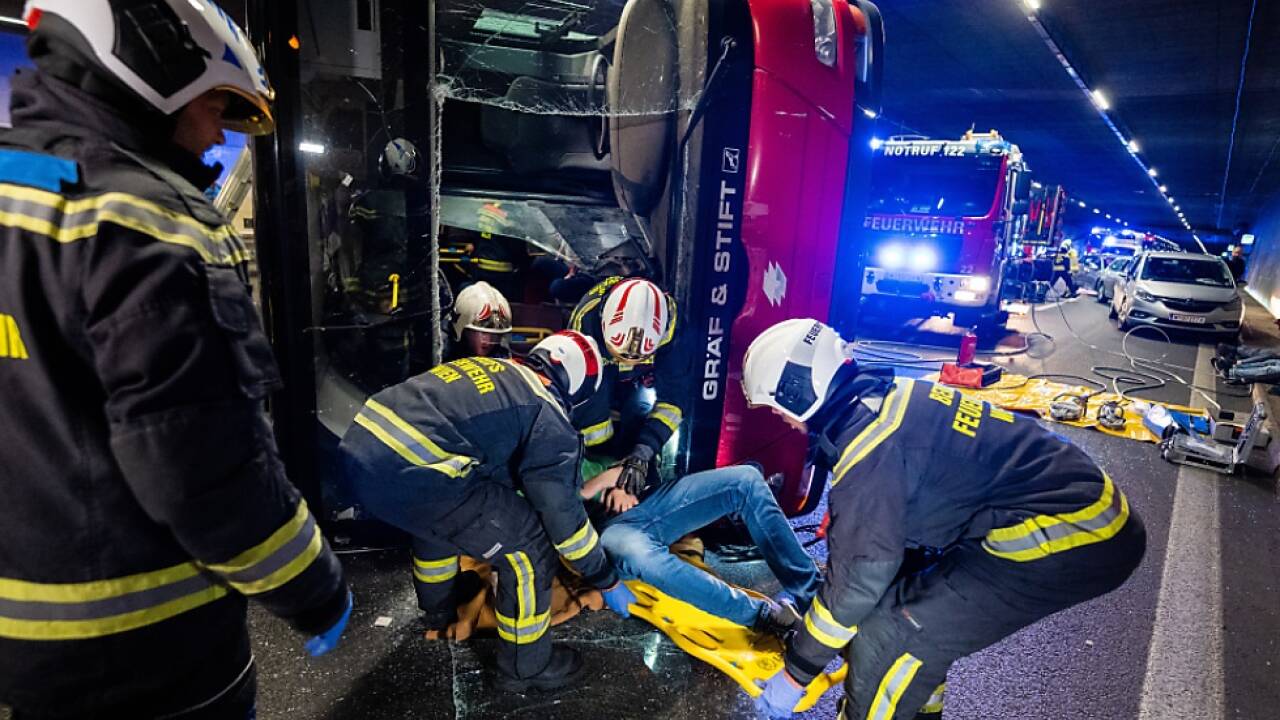 Busunfall mit Pkw als Übungsannahme 