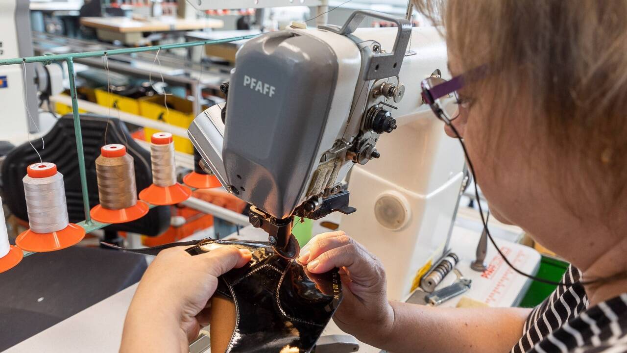 140 Arbeitsschritte stecken in jedem Schuh. 