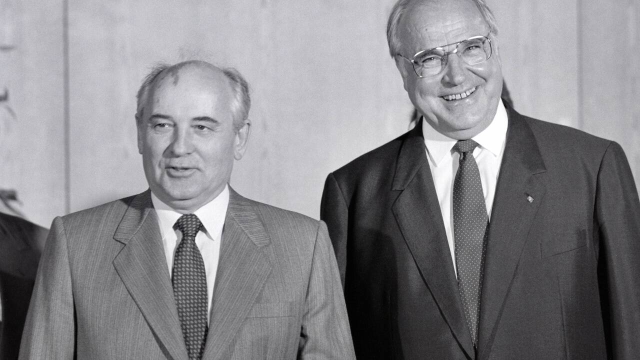  12.06.1989: Dr. Helmut Kohl, Bundeskanzler der Bundesrepublik Deutschland und Michail Gorbatschow im Bundeskanzleramt in Bonn. 