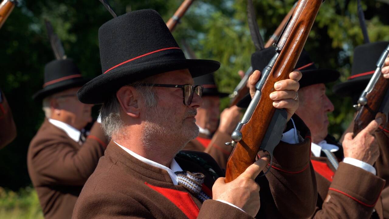 Die Lieferinger Prangerschützen sind bereit für den großen Festakt in Mühldorf am Inn.  