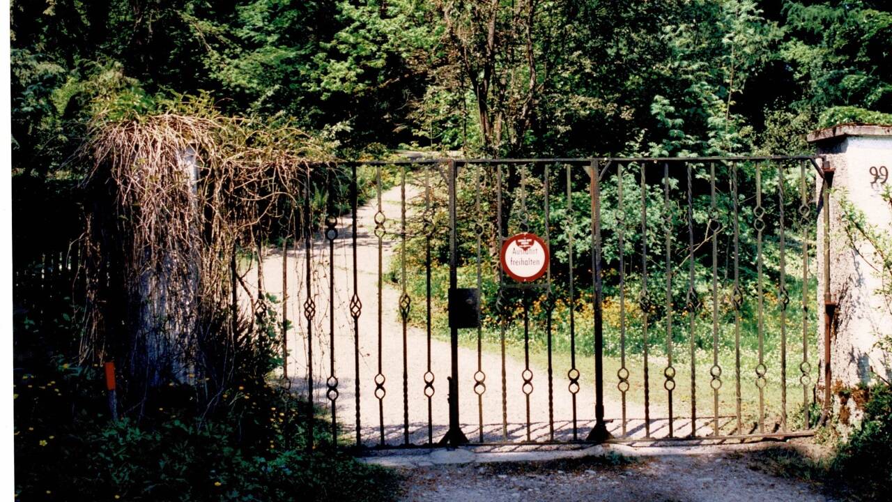 Das Tor zur Villa Loritz. 