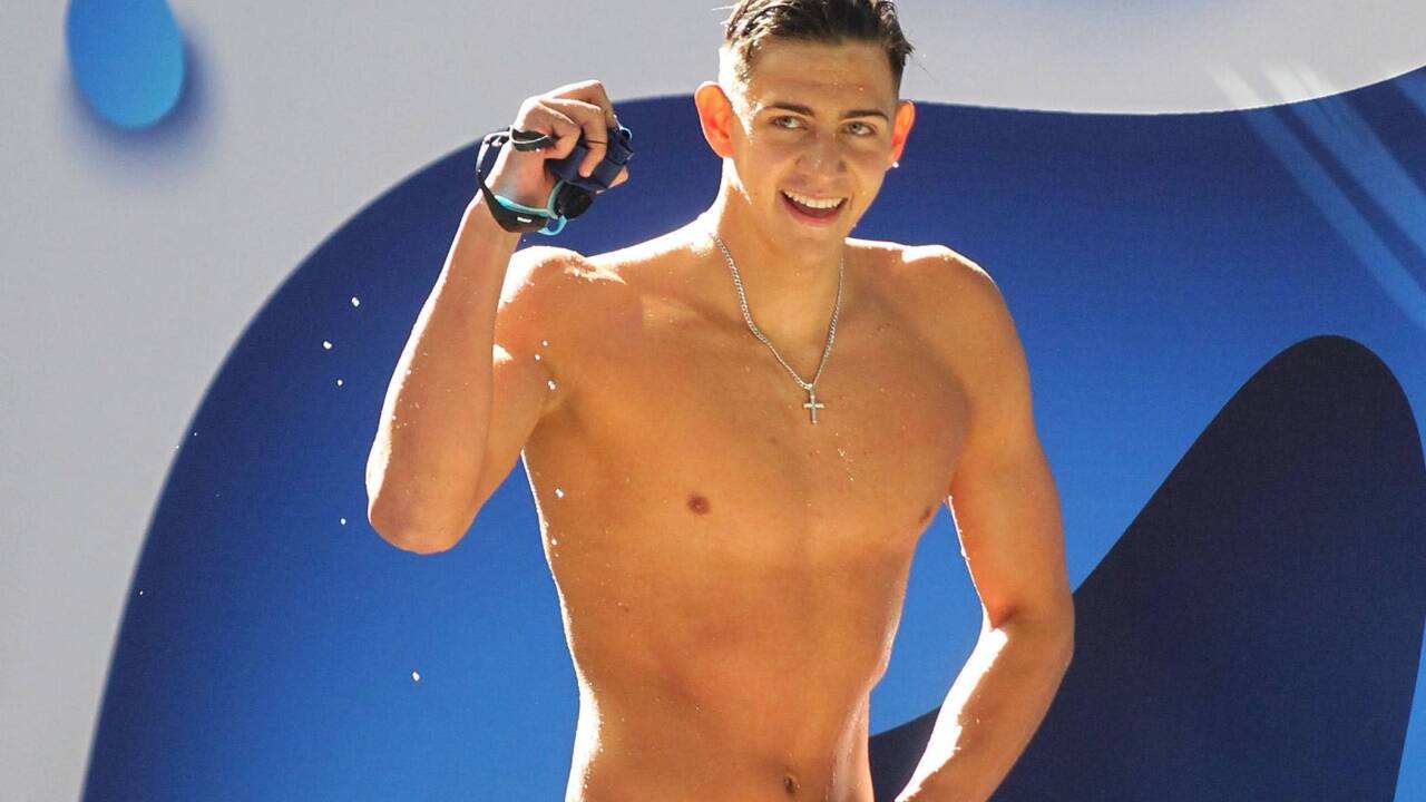 Luka Mladenovic jubelt.  