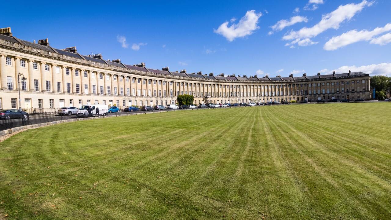 Der berühmte Royal Crescent mit seiner Picknick-Wiese. 