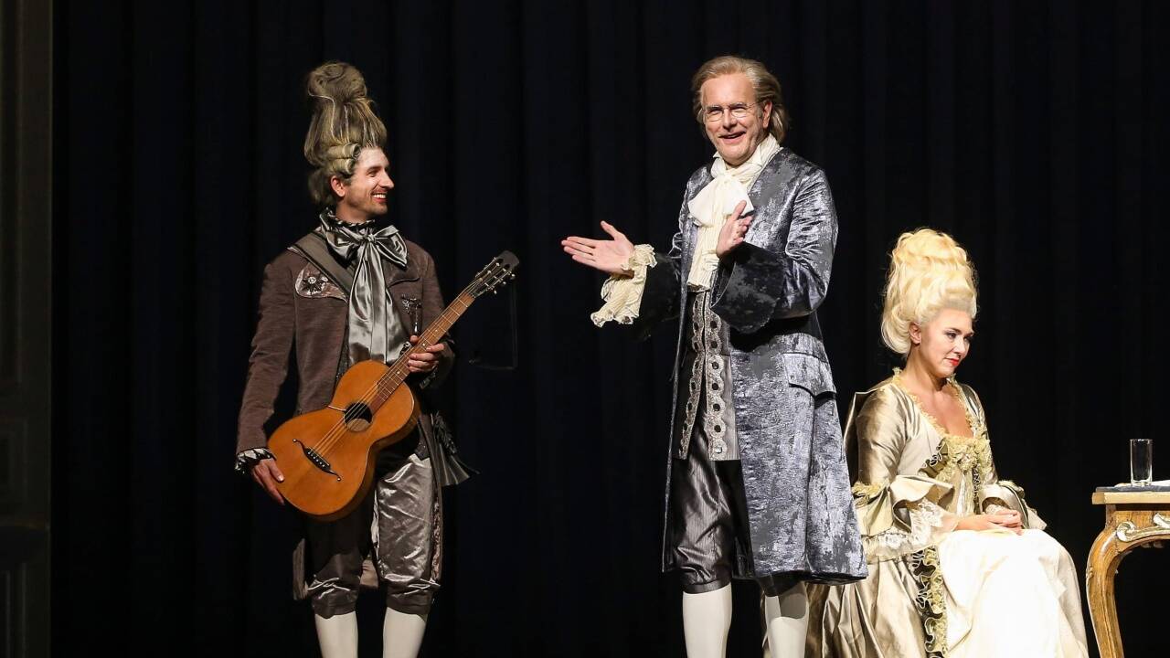 Martin Enenkel (Labille), Annette Dasch (Gräfin Dubarry) und Harald Schmidt (König Ludwig).  