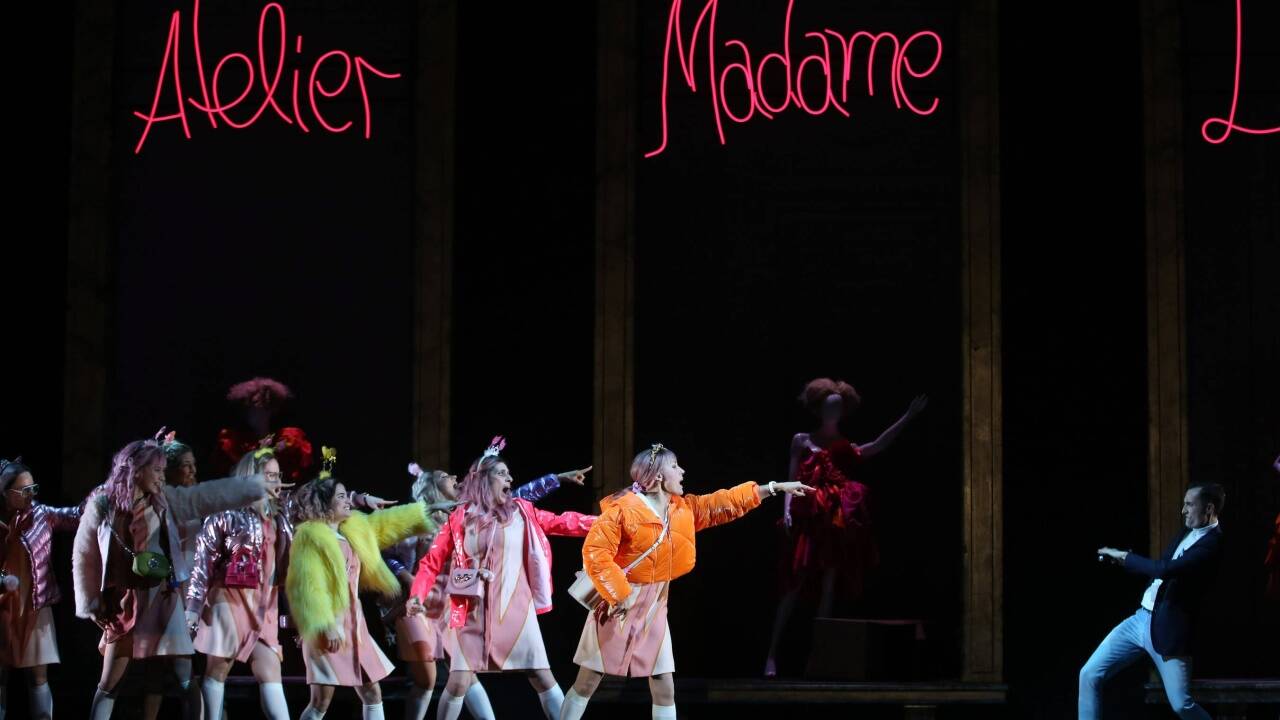 Szene aus „Die Dubarry“ an der Volksoper Wien 