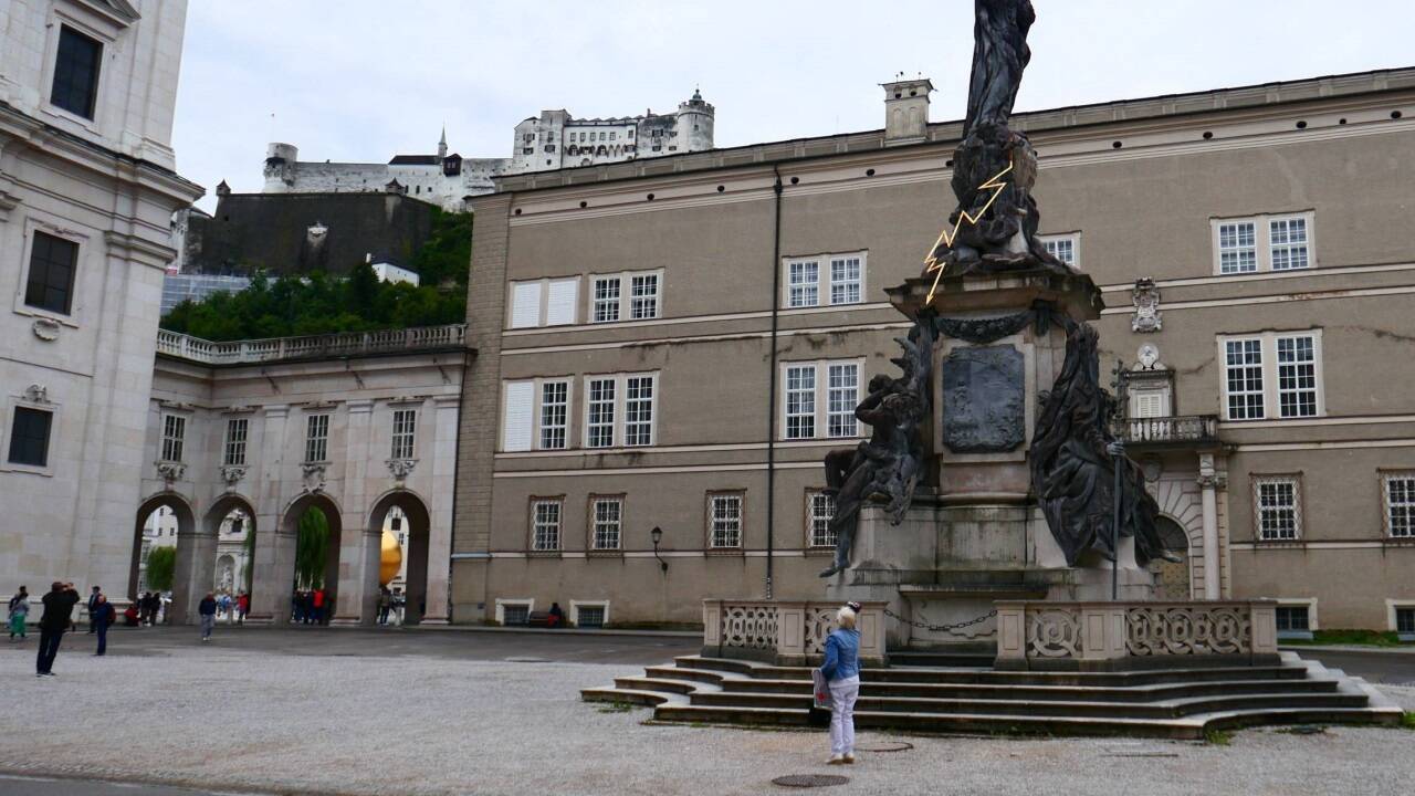 Die Mariensäule auf dem Domplatz haben die Gebrüder Hagenauer in den Jahren 1766 bis 1771 geschaffen.  