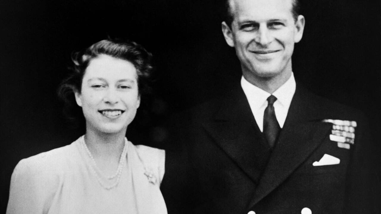 Elizabeth und Prinz Philip am Tag ihrer Verlobung, am 11. Juli 1947. Ihre große Liebe war im Vorjahr verstorben. 