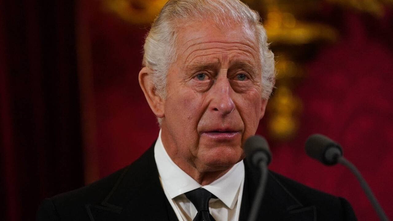 Prinz Charles bei Proklamation durch Accession Council 