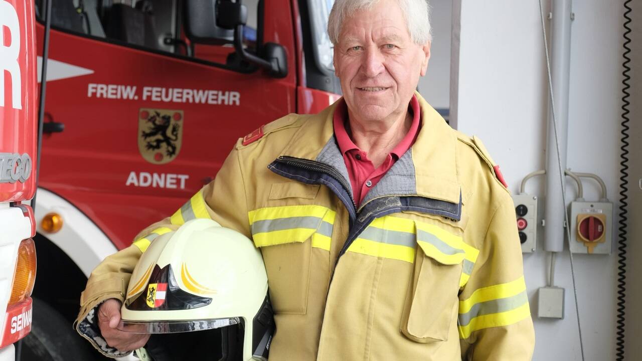 52 Jahre lang fuhr der Adneter Johann Bernhofer auf Einsätze. Er war einer der aktivsten Feuerwehrmänner im Land.  