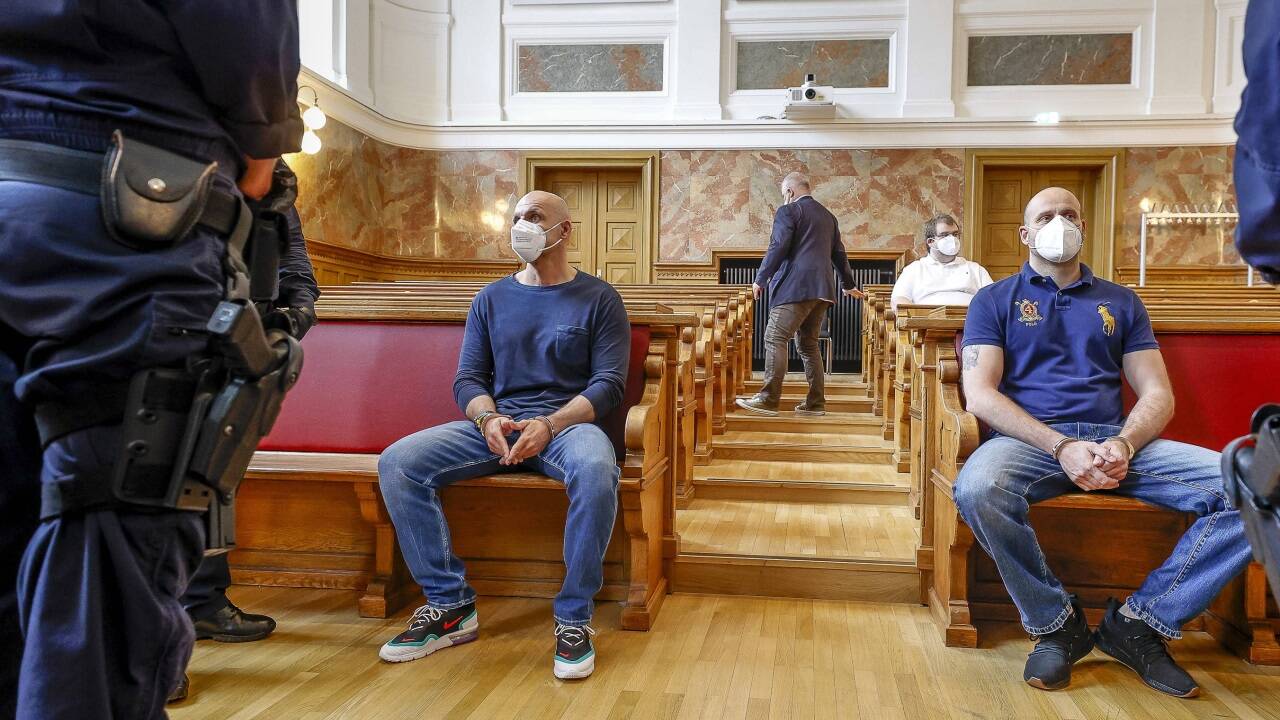 Die beiden Angeklagten fassten 20 bzw. 18,5 Jahre Gefängnis aus.  
