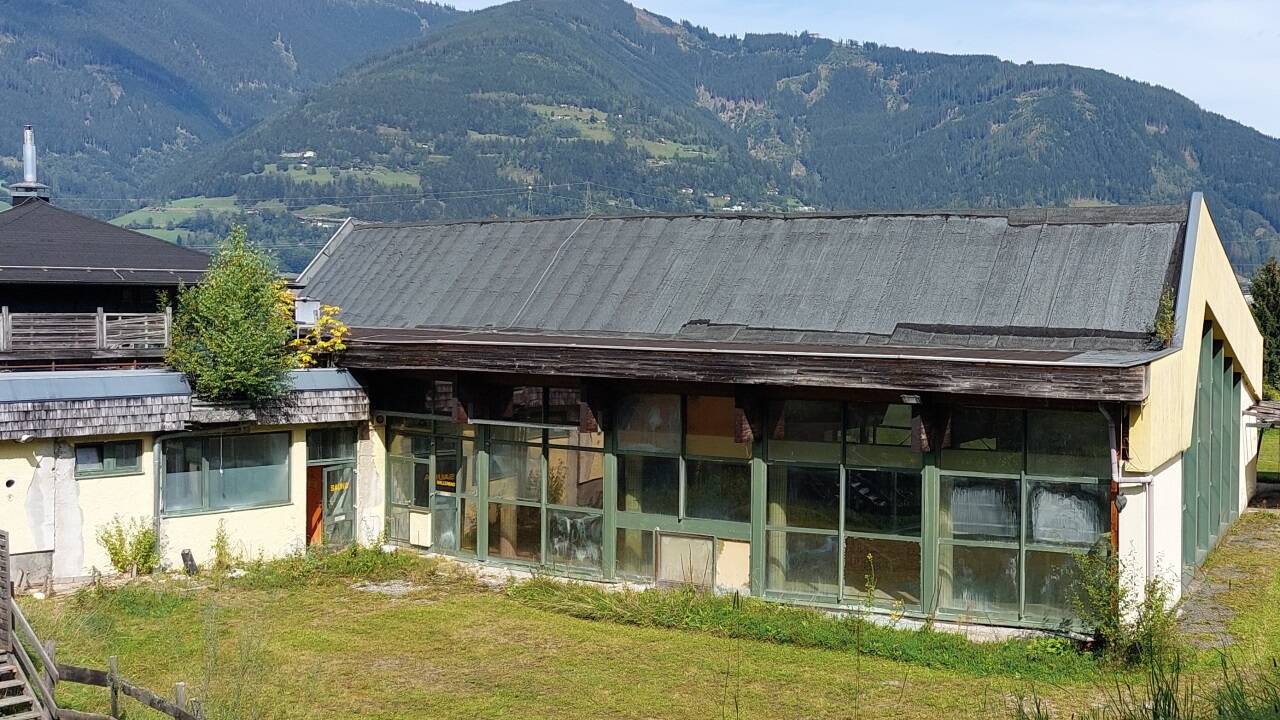 Am ehemaligen Freizeitzentrum Optimum nagt sichtlich der Zahn der Zeit 
