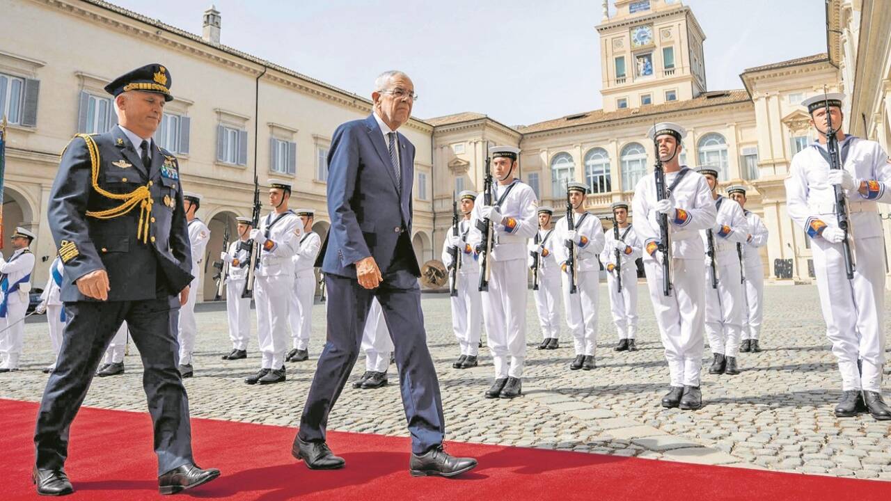Bundespräsident Van der Bellen sorgt im Wahlkampf für staatstragende Bilder. Hier: der Empfang in Rom vor wenigen Tagen. 