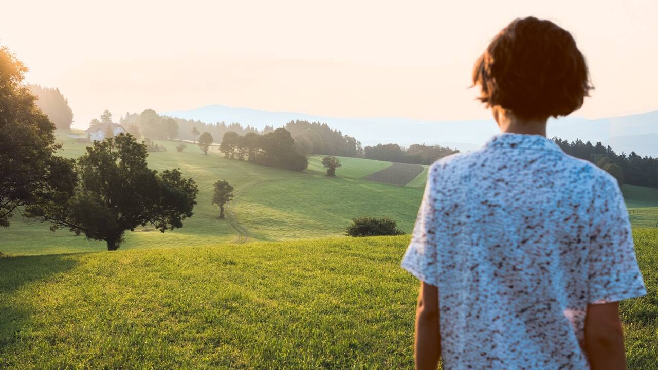 Einst Hochgebirge, heute sanft welliger Logenplatz mit Blick bis zu den Alpen. 