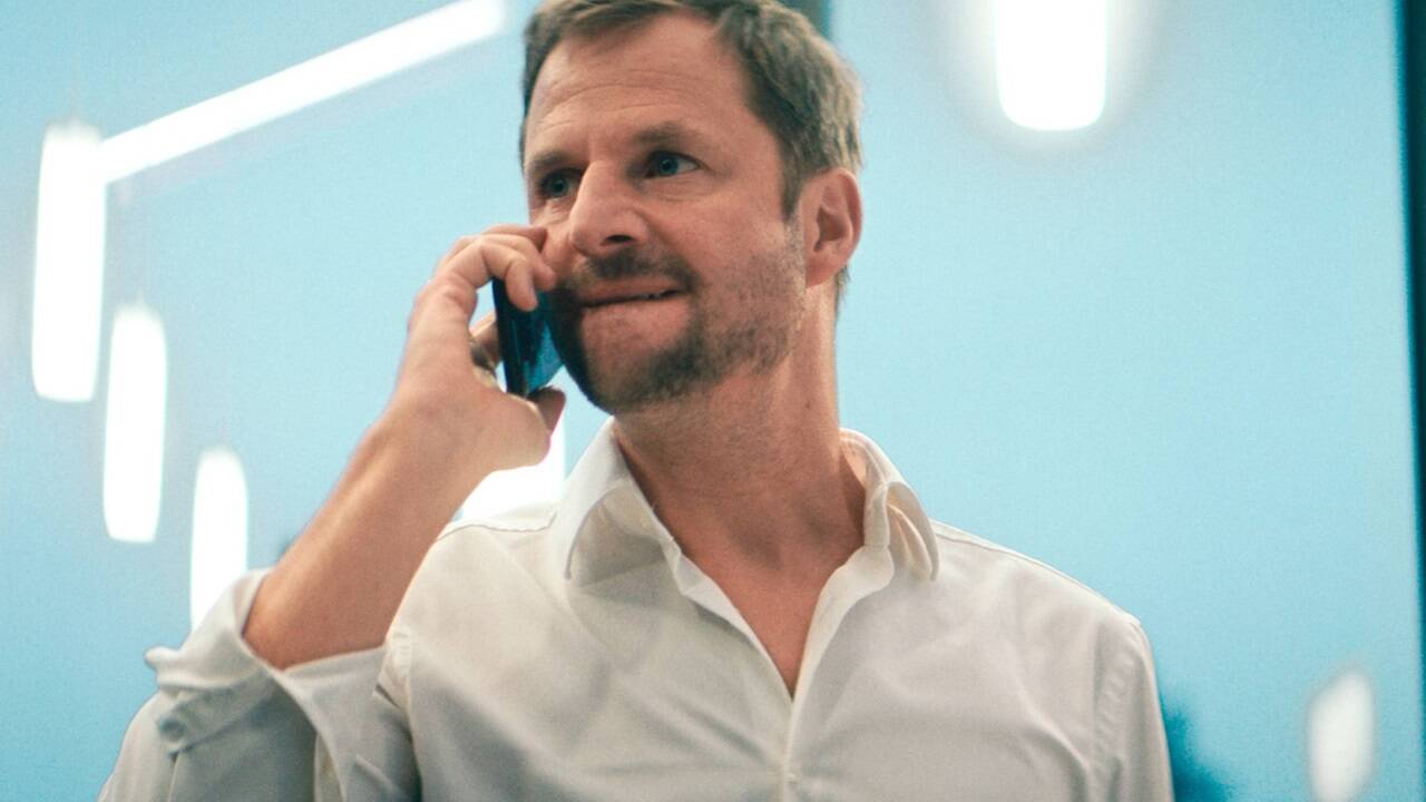 Ein Fiesling, wie er im Buche steht: Philipp Hochmair als Schöller. 