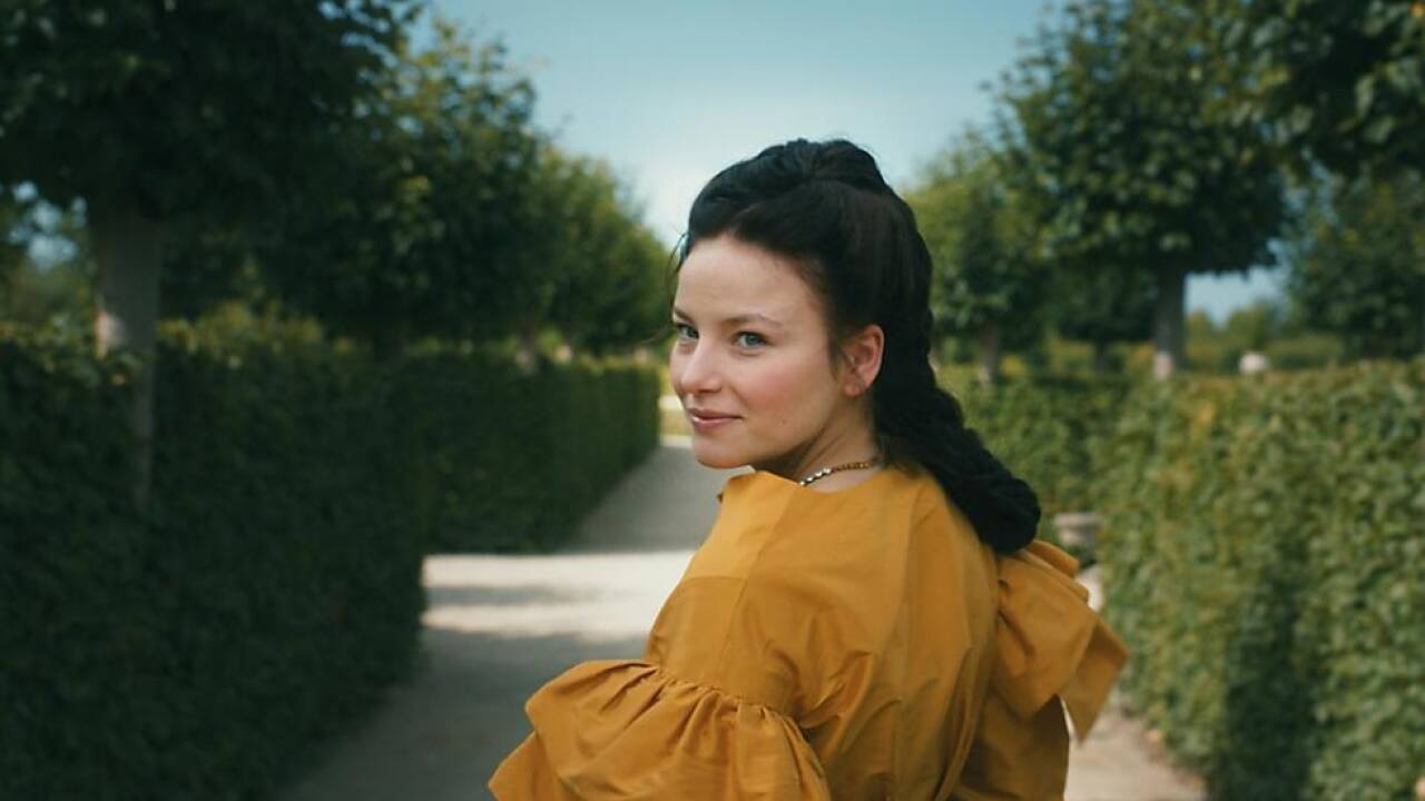 Devrim Lingnau als Elisabeth in der neuen Netflix-Serie 'Die Kaiserin'.  