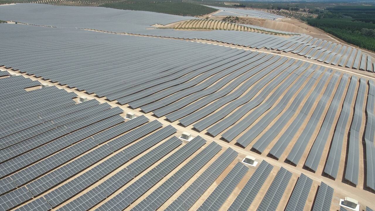 Der Verbund produziert in Spanien Sonnenstrom im großen Stil.  Der Verbund produziert in Spanien Sonnenstrom im großen Stil.