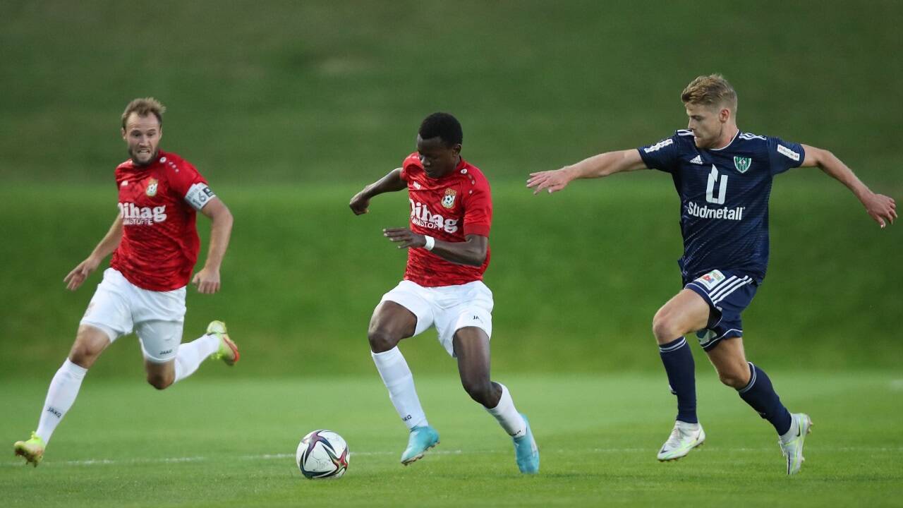 Abdulhakim Daneji (l.) will sein Torkonto am Freitag gegen den SAK weiter erhöhen.  