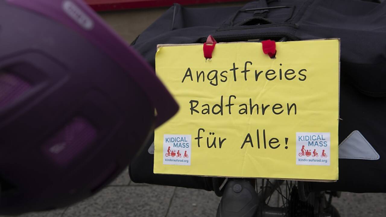 Künftig verpflichtender Abstand beim Überholen von Radfahrern 