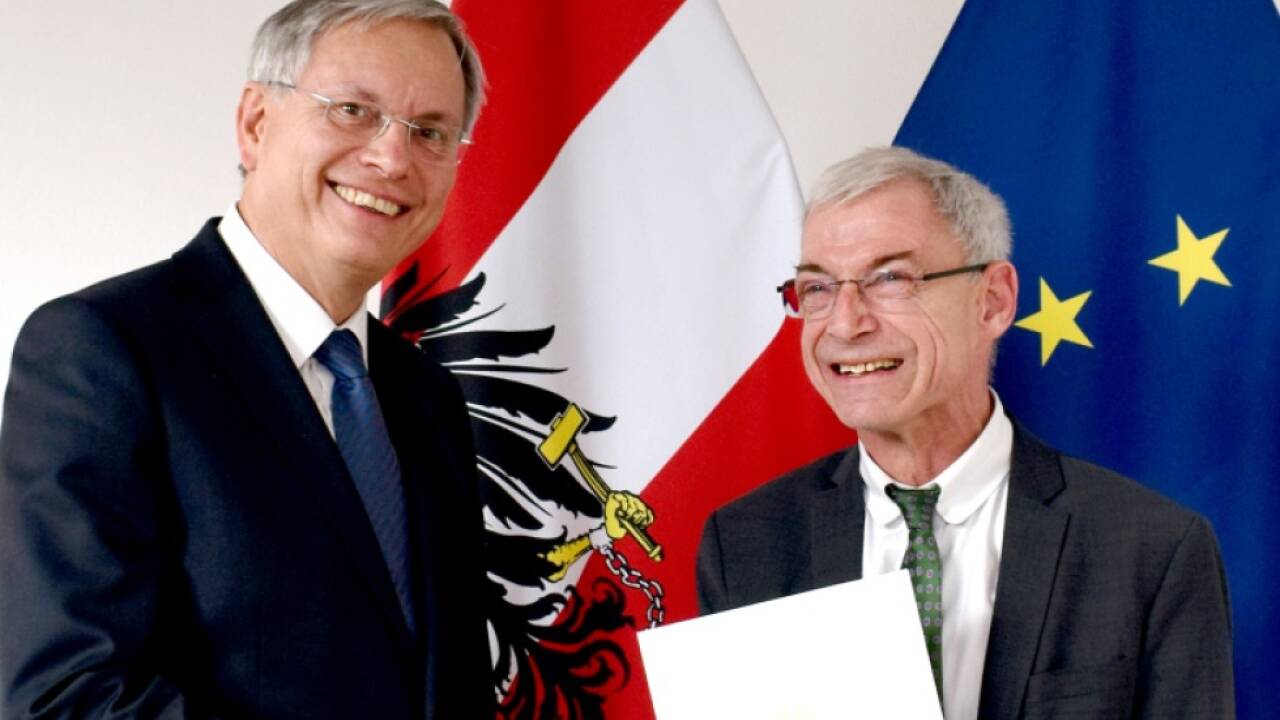 Behindertenanwalt Hansjörg Hofer (rechts) bei seiner Bestellung 2017 