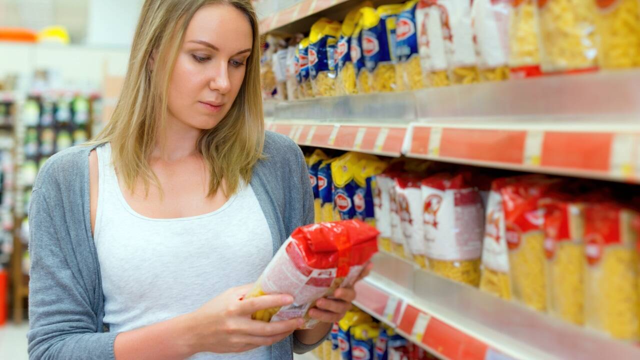 Die Bevölkerung soll sich für den Krisenfall mit haltbaren Lebensmitteln eindecken. Die Bevölkerung soll sich für den Krisenfall mit haltbaren Lebensmitteln eindecken.