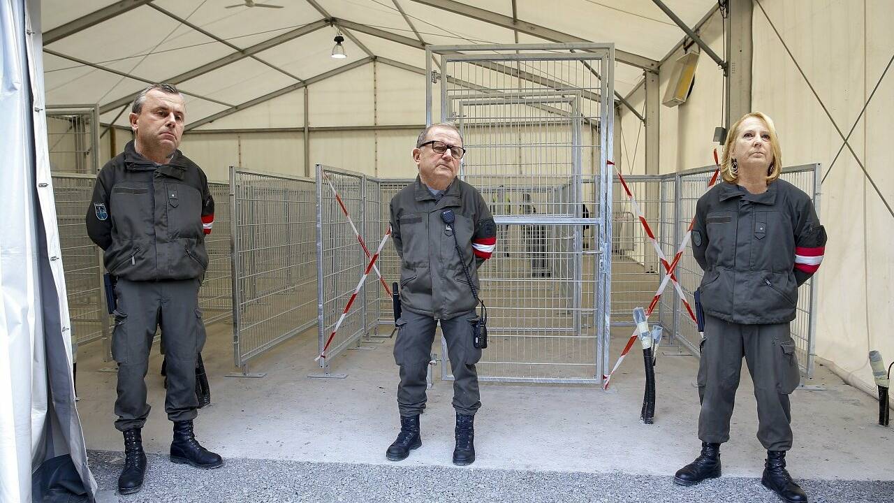 Vertretung der Republik nach außen (Art. 65 Abs. 1 BVG) – hier an der Grenze in Spielfeld.   