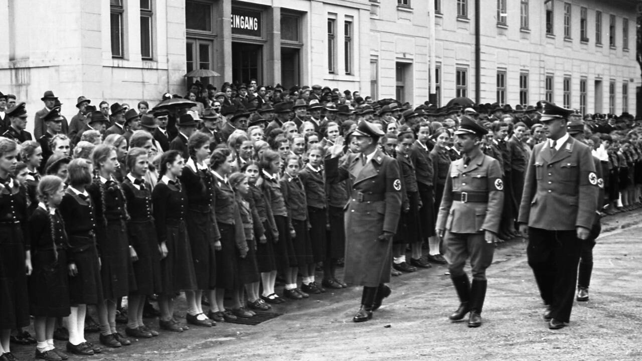 Am 20. Mai 1939 wurde das Missionshaus St. Rupert am Kreuzberg an die Salzburger Schulstiftung unter Karl Springenschmid übergeben. Gauleiter Friedrich Rainer kam zur feierlichen Übernahme. 