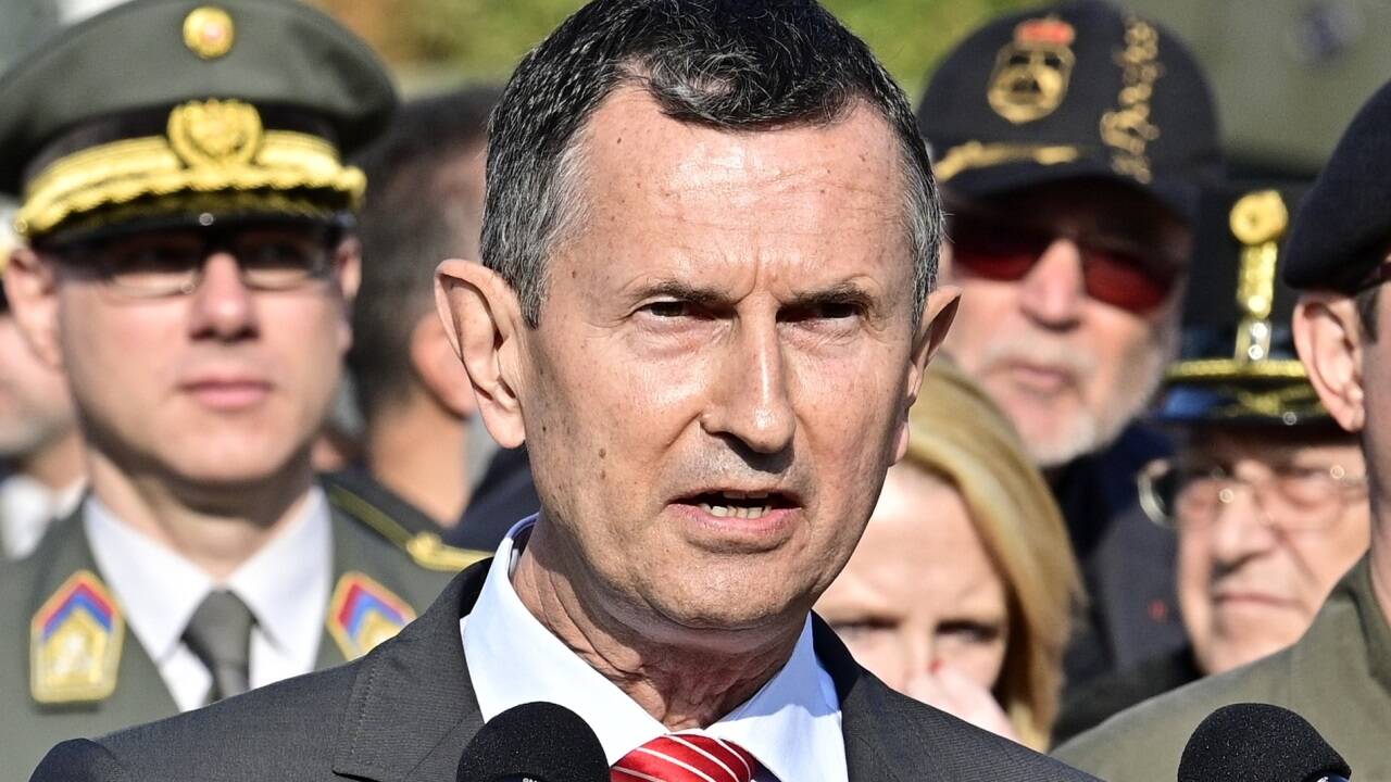 Thomas Starlinger, General und in der Regierung Bierlein sogar Verteidigungsminister, ist Adjutant des Bundespräsidenten.  