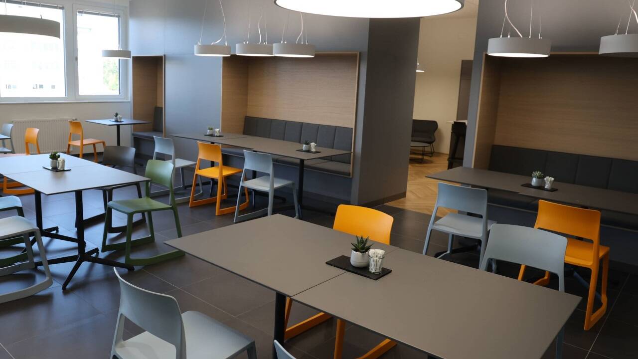 Die Kantine in der neuen dm-Zentrale.  Die Kantine in der neuen dm-Zentrale.