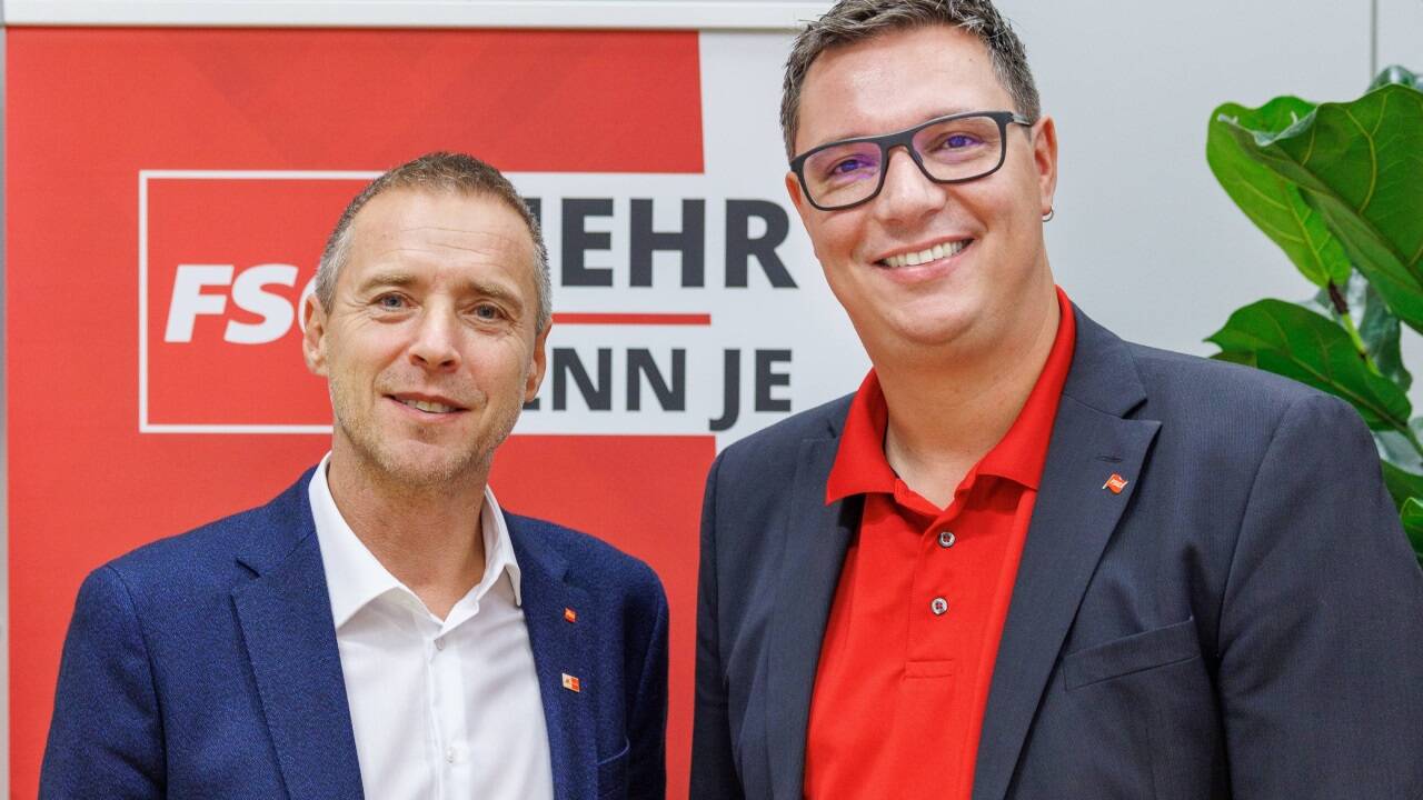 Übergabe in der FSG: Peter Eder und Michael Huber. 