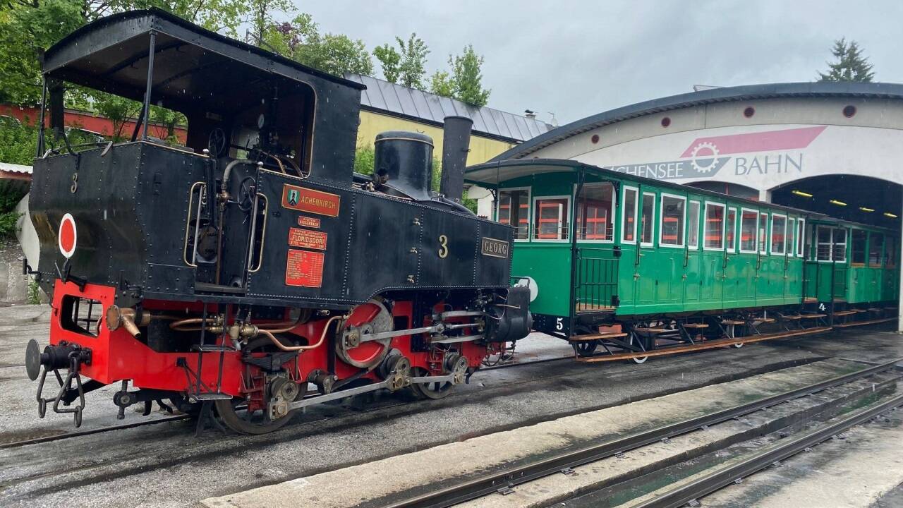 Die Achenseebahn verbindet Jenbach im Inntal mit Eben am Achensee.  Die Achenseebahn verbindet Jenbach im Inntal mit Eben am Achensee.