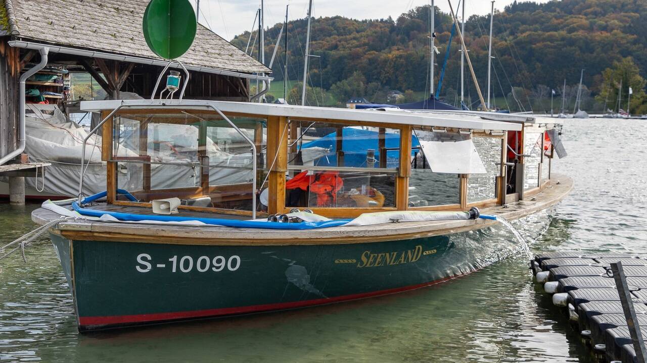 Die „Seenland“ wurde am Sonntag an Land gebracht und weiter abgepumpt.  