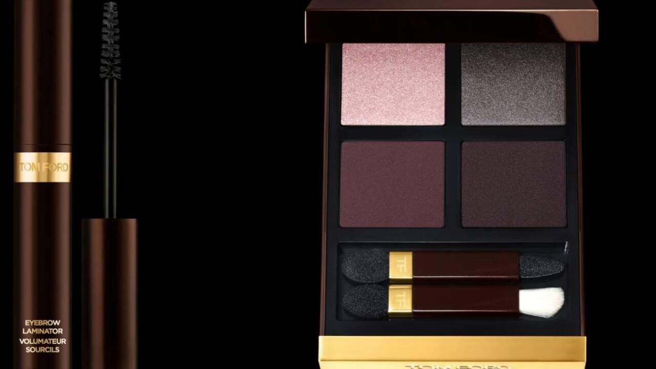 Schöne Augen machen die Eye Colour Quads – hier Violet Satiné – und der Eyebrow Laminator von Tom Ford Beauty. 