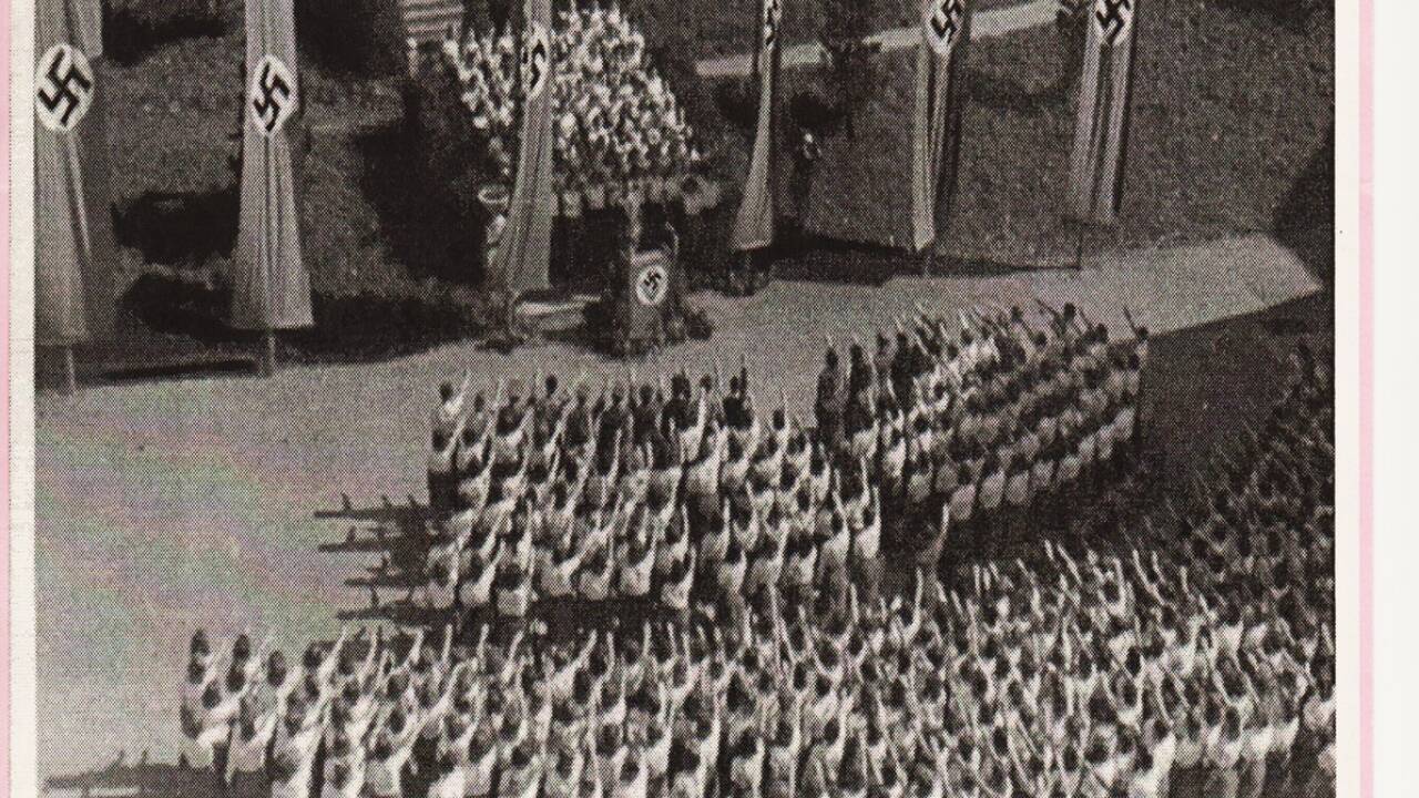 Aufnahme von einer Tagung des weiblichen Arbeitsdienstes, die im Sommer 1941 am Kreuzberg stattgefunden hat.  