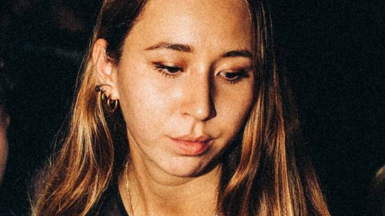 Hanna W. (23) aus Aschau im Chiemgau wurde am 3. Oktober 2022 (Tag der Deutschen Einheit) tot im Fluss Prien entdeckt. Die Obduktion ergab laut Polizei Rosenheim, dass sie durch ein Gewaltverbrechen ums Leben gekommen war. Hanna W. (23) aus Aschau im Chiemgau wurde am 3. Oktober 2022 (Tag der Deutschen Einheit) tot im Fluss Prien entdeckt. Die Obduktion ergab laut Polizei Rosenheim, dass sie durch ein Gewaltverbrechen ums Leben gekommen war.