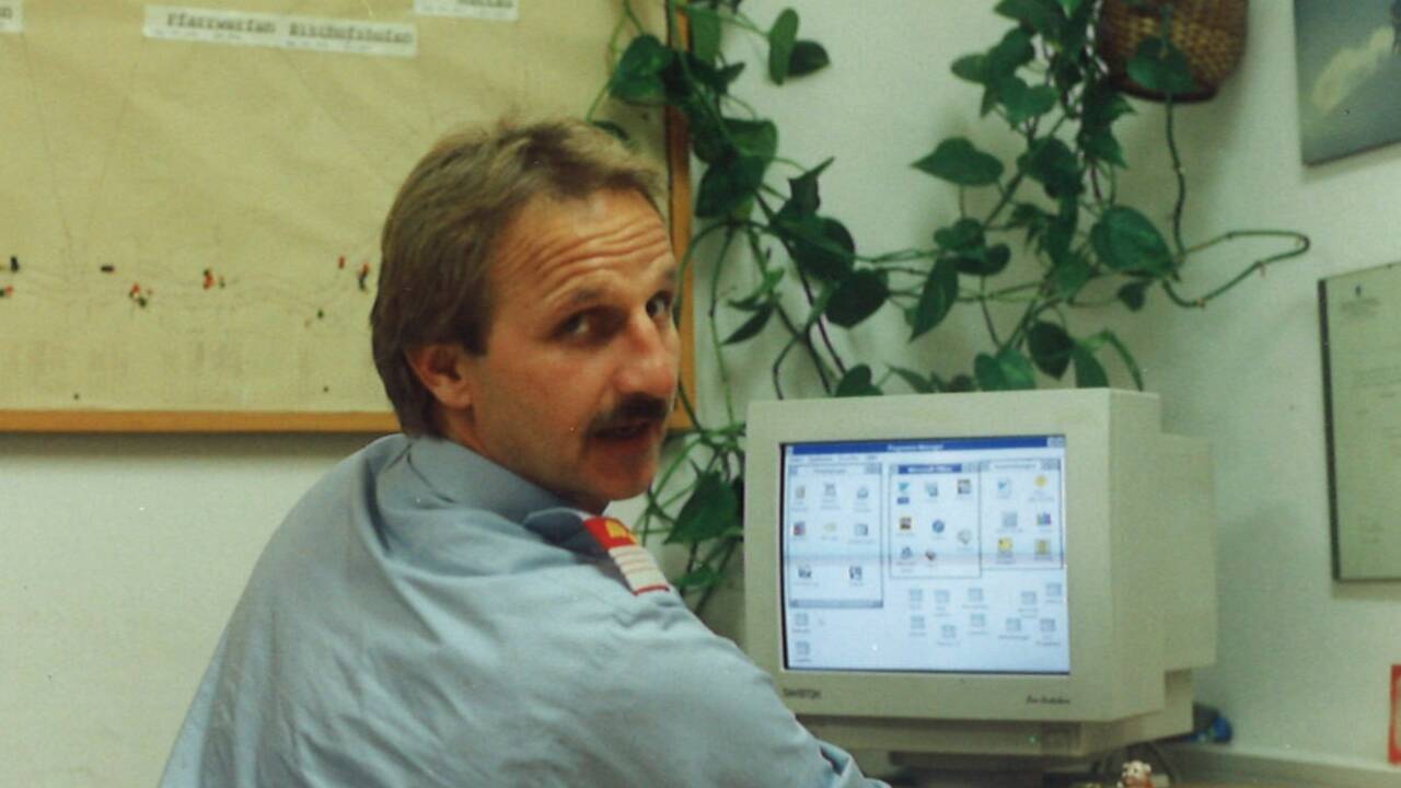 Baier noch als Sachbearbeiter bei der API Anif. Baier noch als Sachbearbeiter bei der API Anif.