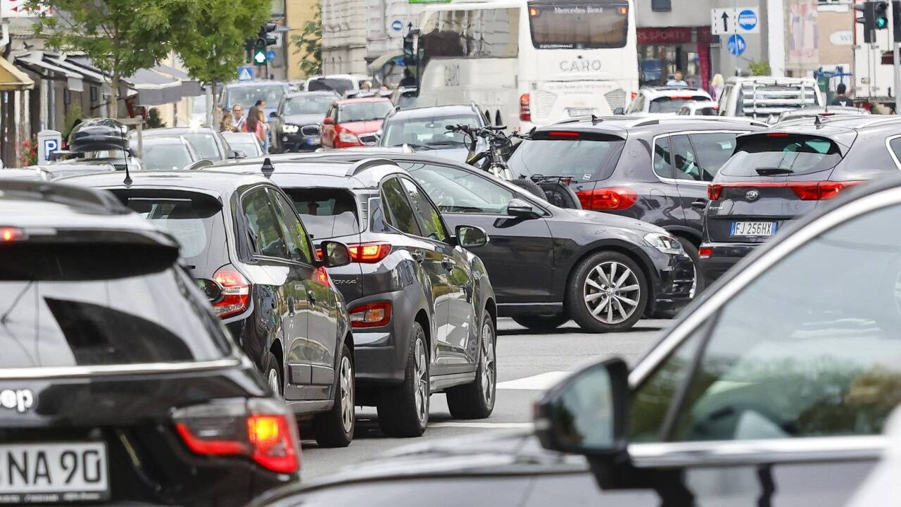 Stau in der Neutorstraße in der Stadt Salzburg (Symbolbild). 