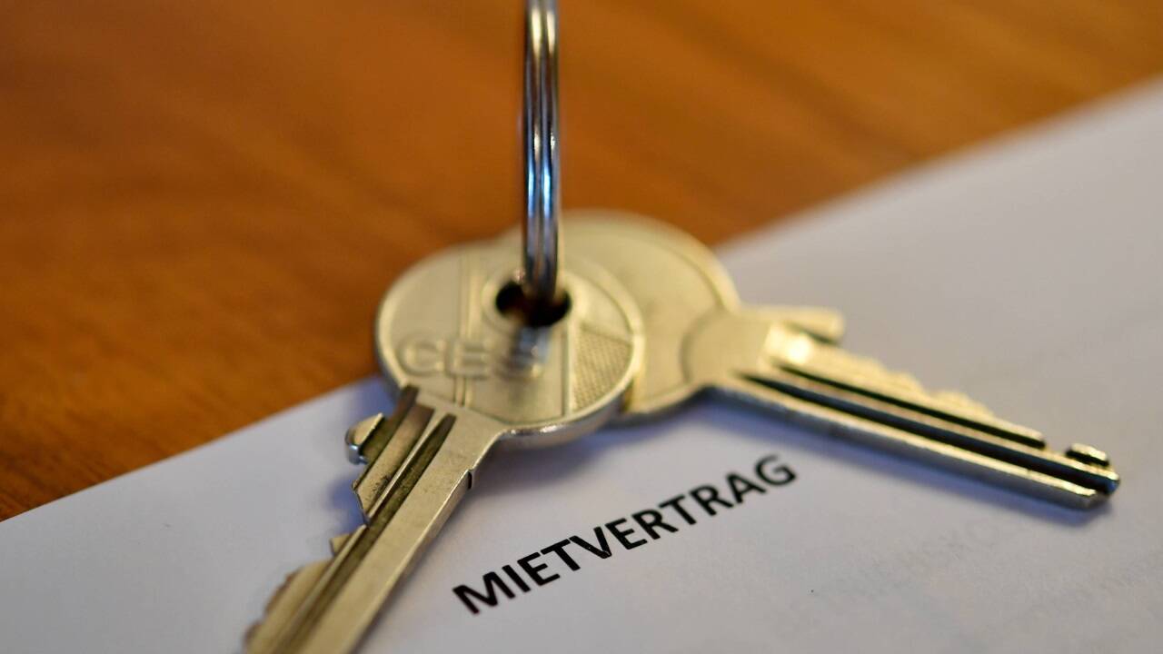Viele können jetzt schon ihre Miete schwer bezahlen. Viele können jetzt schon ihre Miete schwer bezahlen.
