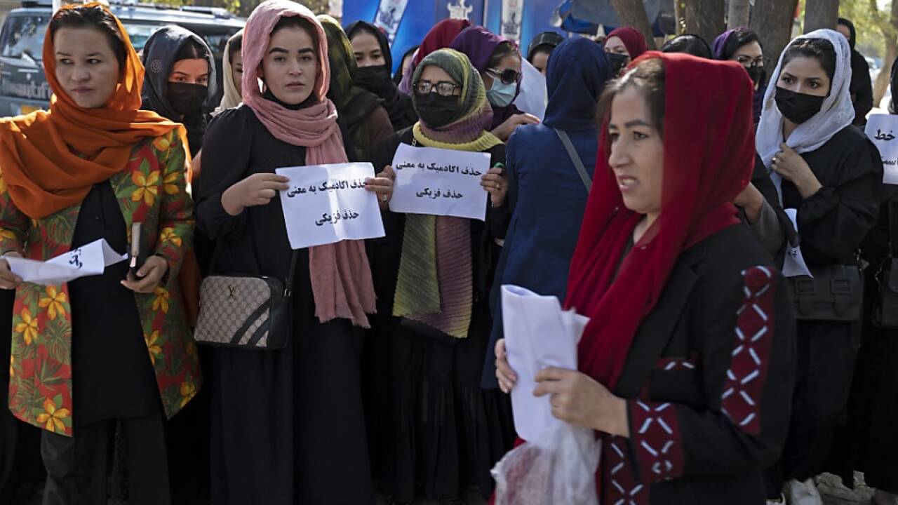 Die Proteste der Frauen wurden gewaltsam aufgelöst  Die Proteste der Frauen wurden gewaltsam aufgelöst