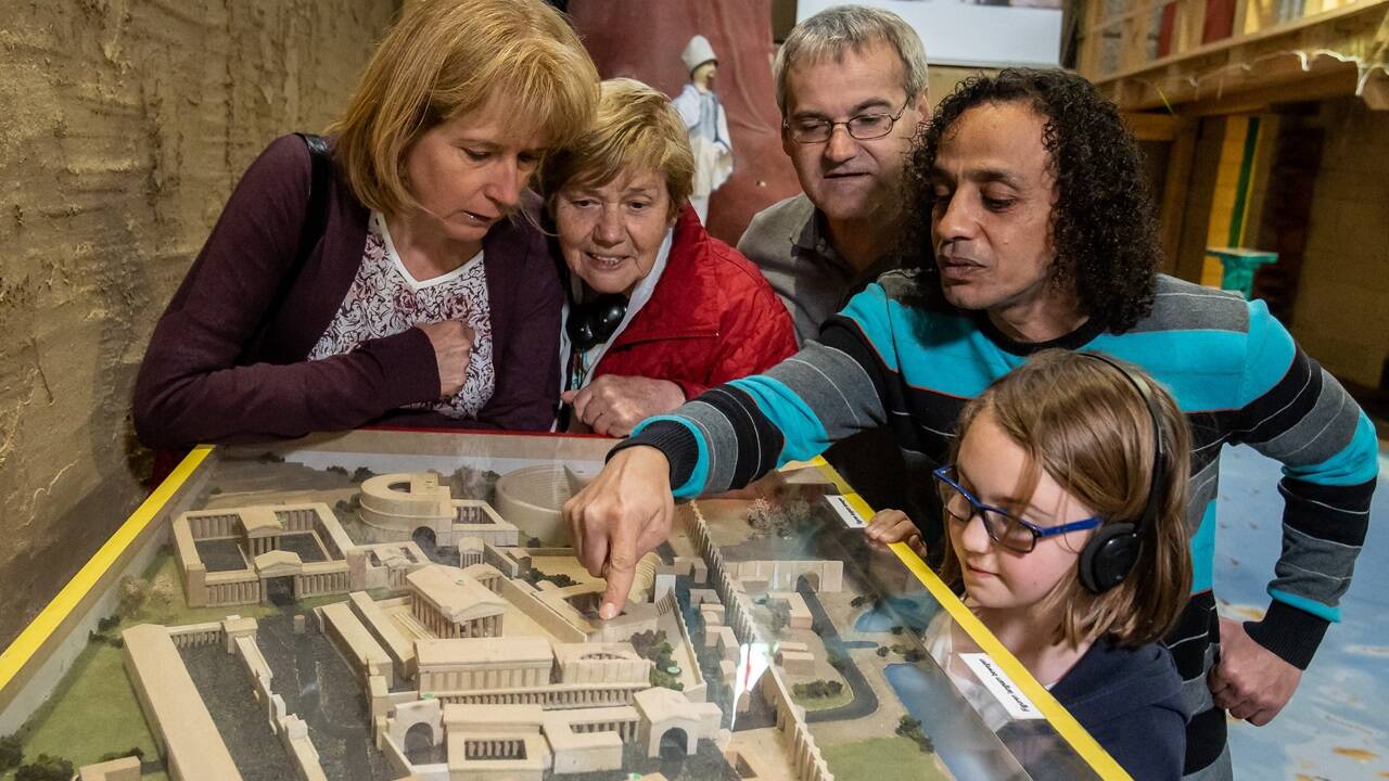 In die Welt der Bibel eintreten, hautnah, auf 700 m² Spiel, Spannung und Abenteuer für Groß und Klein.  