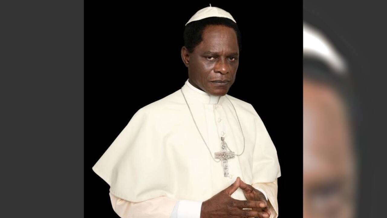 Samuel Fosso: „Black Pope“, 2017. Samuel Fosso: „Black Pope“, 2017.