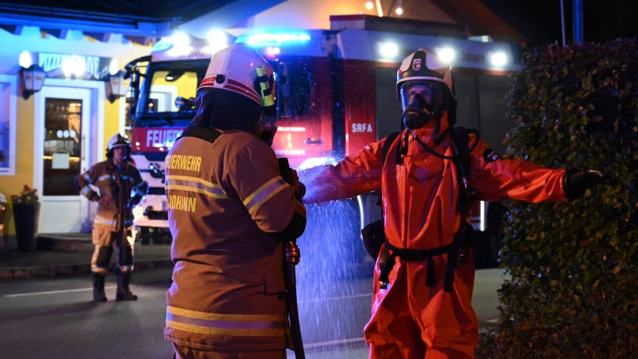 Rund 100 Einsatzkräfte waren vor Ort. Rund 100 Einsatzkräfte waren vor Ort.