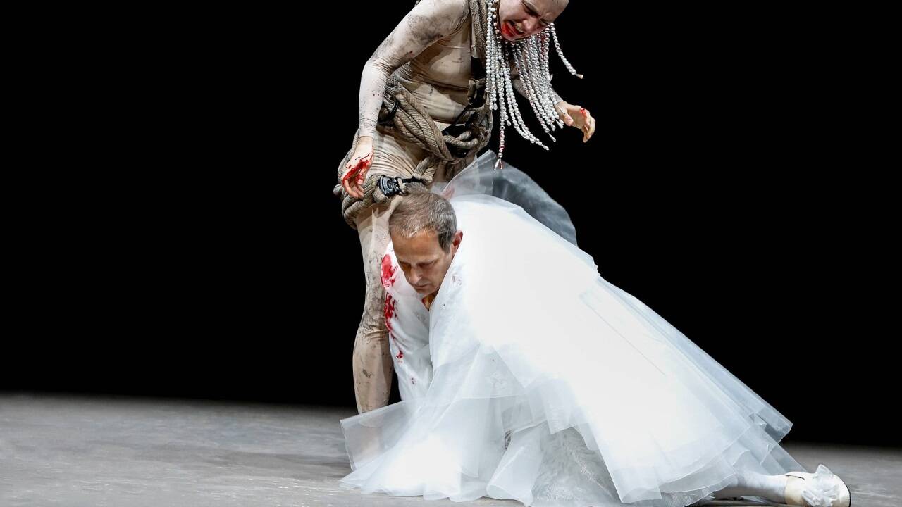 Kämpferisches Zusammenspiel: Lisa Stiegler, Michael Goldberg Kämpferisches Zusammenspiel: Lisa Stiegler, Michael Goldberg