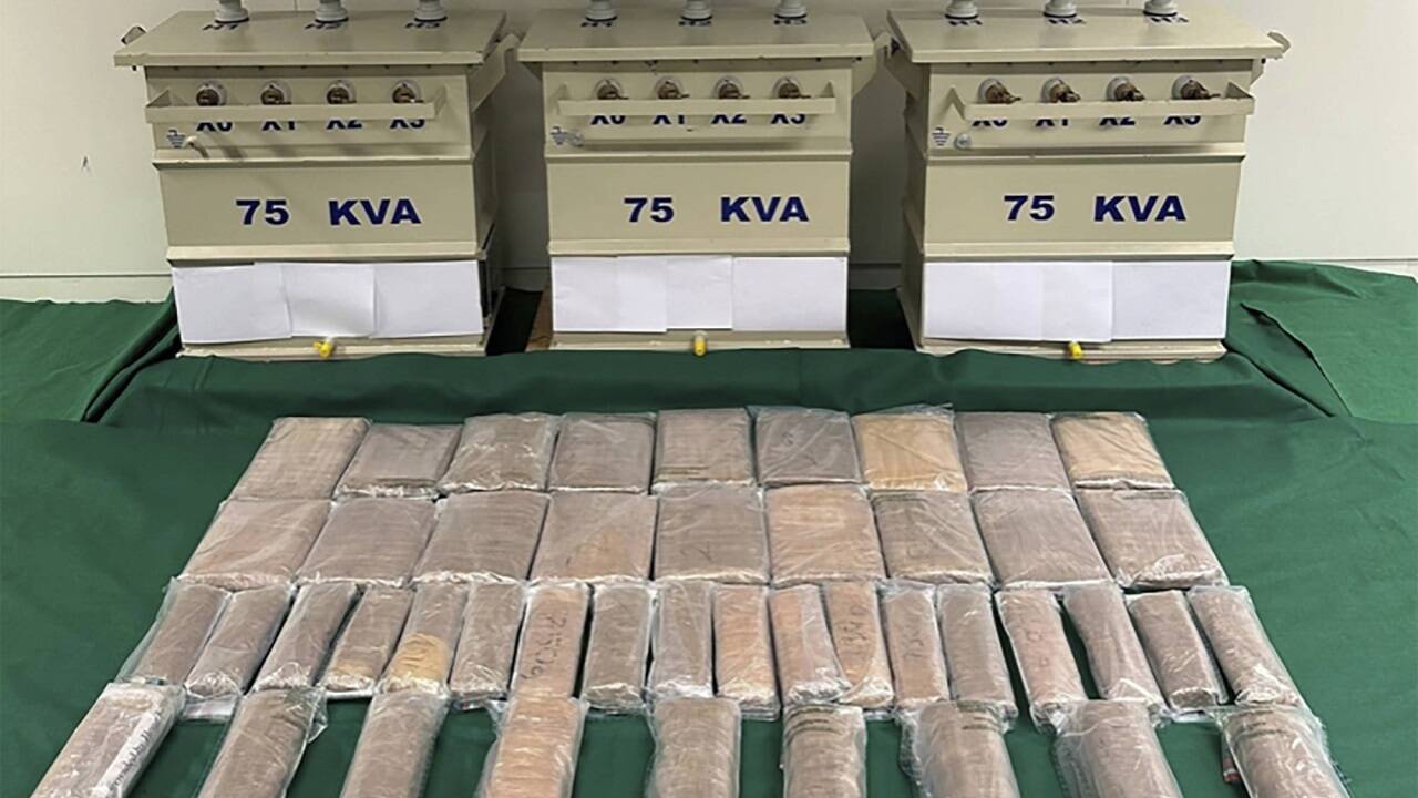 In diesen Transformatoren fanden die Ermittler 76 Kilogramm der synthetischen Droge Crystal Meth. In diesen Transformatoren fanden die Ermittler 76 Kilogramm der synthetischen Droge Crystal Meth.