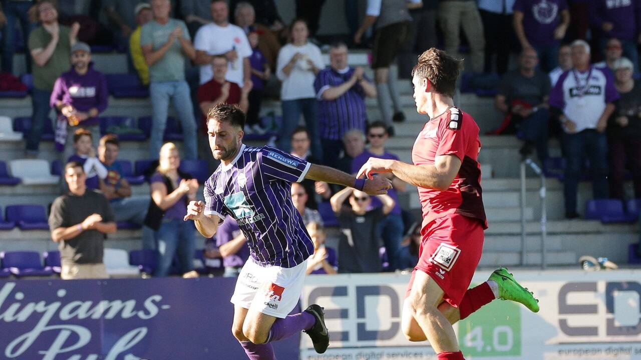 Die Austria (links René Zia) und Anif werden sich in den kommenden Jahren wohl nicht mit Clubs aus Oberösterreich in einer Regionalliga duellieren. Die Austria (links René Zia) und Anif werden sich in den kommenden Jahren wohl nicht mit Clubs aus Oberösterreich in einer Regionalliga duellieren.