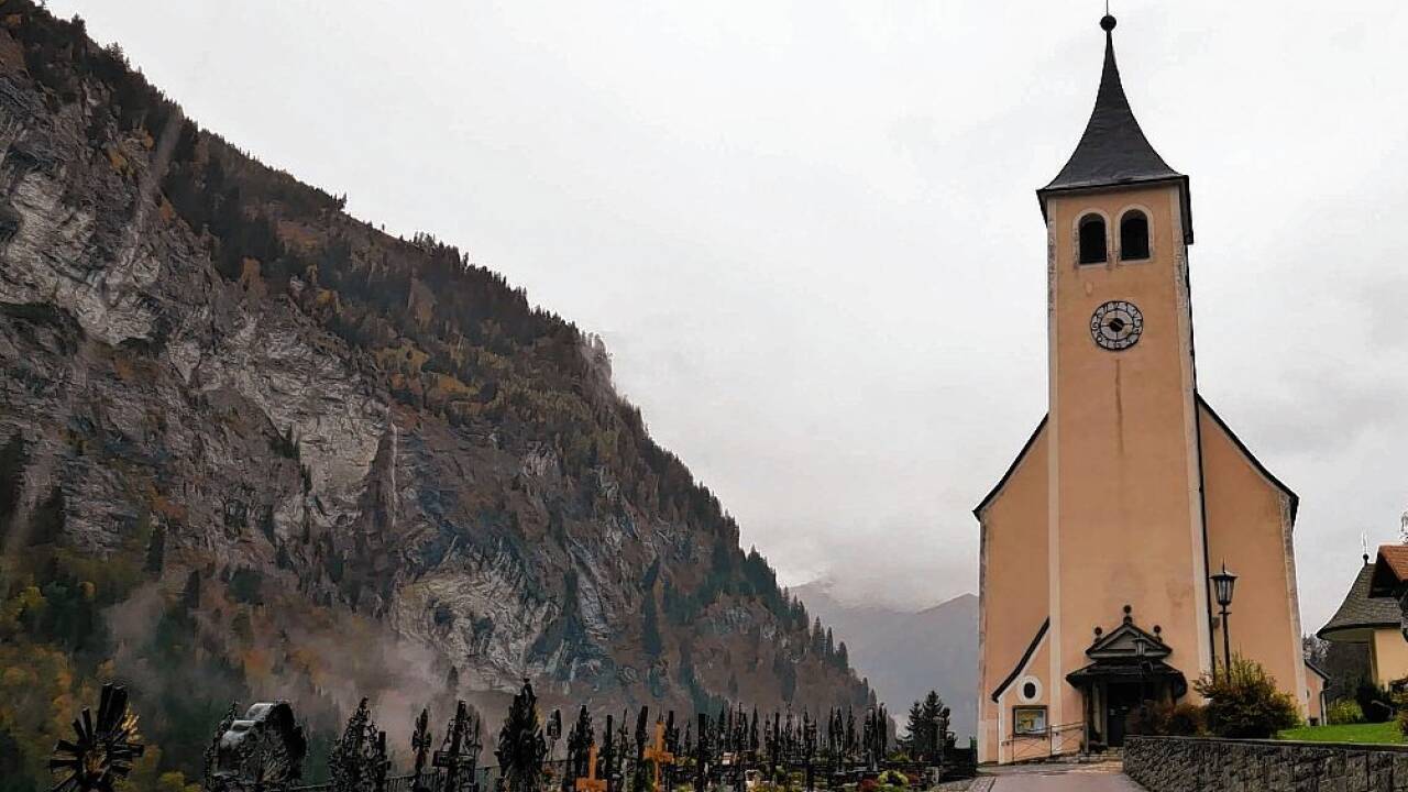 Hüttschlager Wand und Kirche.  