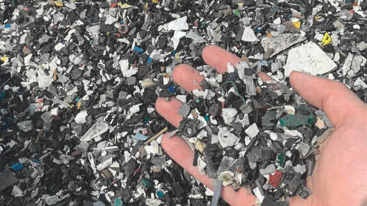Nach dem Rücktransport aus Malaysia wurde der Kunststoffabfall in Österreich vom Umweltbundesamt untersucht. Nach dem Rücktransport aus Malaysia wurde der Kunststoffabfall in Österreich vom Umweltbundesamt untersucht.
