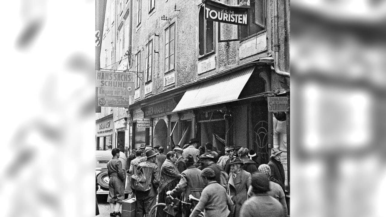 Aufnahmen vom Tag nach der Pogromnacht in Salzburg am 10. November 1938. 
