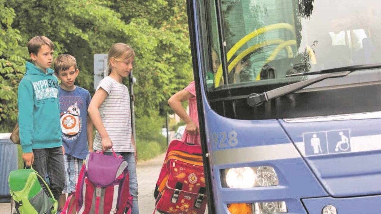 Regionale Busunternehmen leiden unter den hohen Spritpreisen und Verträgen, die diese Kostenentwicklungen nicht abdecken. Regionale Busunternehmen leiden unter den hohen Spritpreisen und Verträgen, die diese Kostenentwicklungen nicht abdecken.